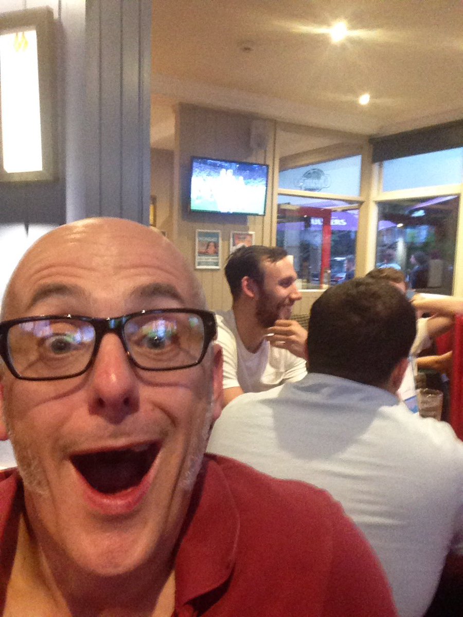 EdDerDee's tweet photo. To be Welsh on an English bar https://t.co/sKYZPOtEXY