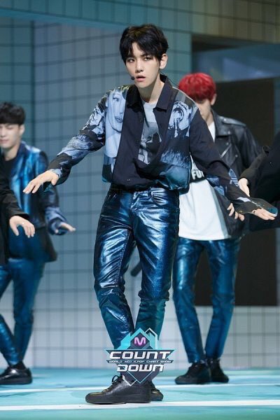 baekfullbody's tweet photo. https://t.co/xnZ8uscm8s