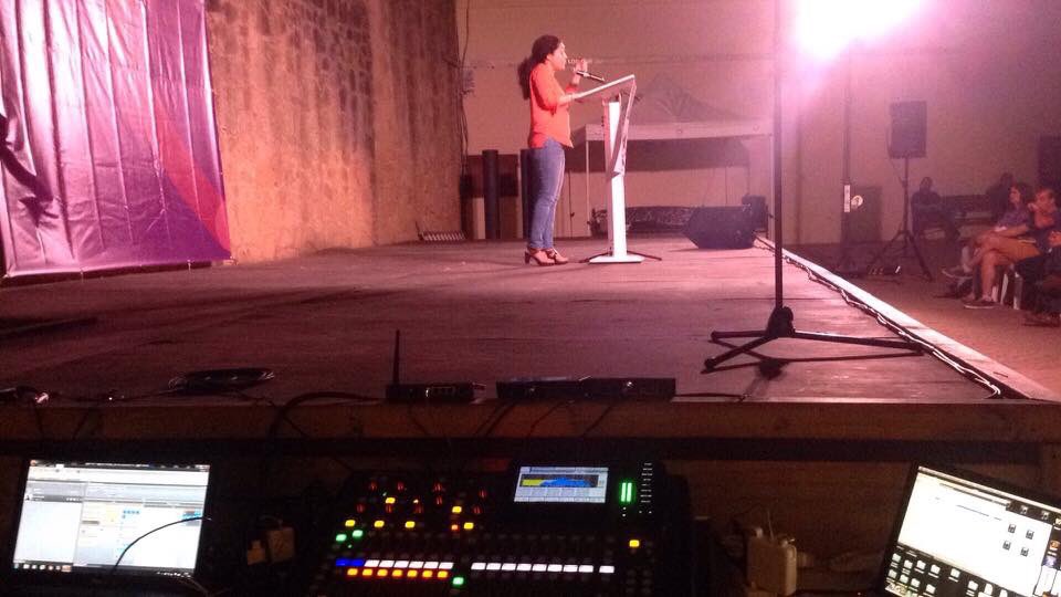BlasterSound1's tweet photo. Acto de IU/PODEMOS en Conil de la Frontera https://t.co/SgNkFlyPCi