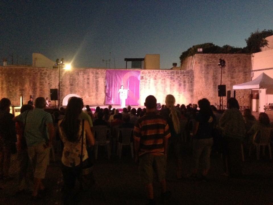 BlasterSound1's tweet photo. Acto de IU/PODEMOS en Conil de la Frontera https://t.co/SgNkFlyPCi