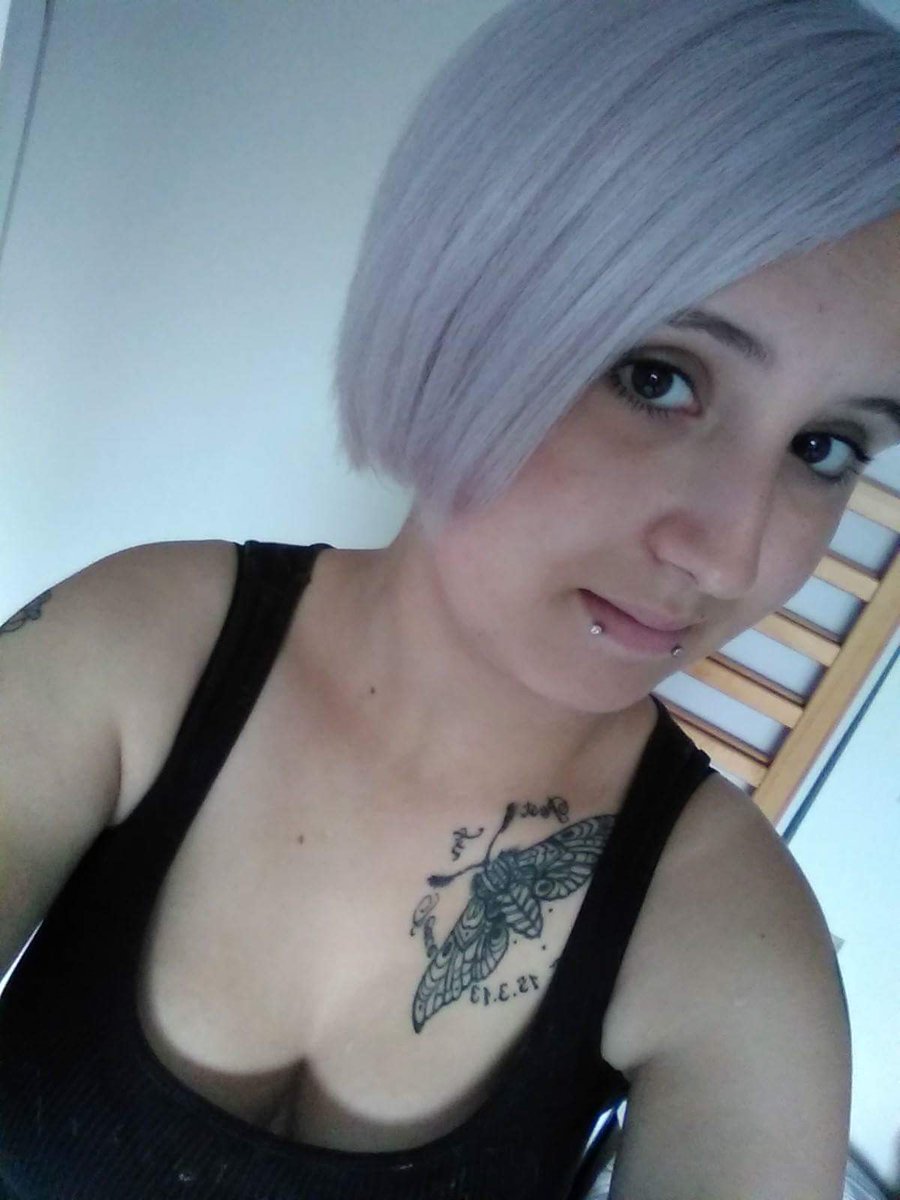 Nadia97Enani's tweet photo. Rocking dat candyfloss grey 😍 https://t.co/Pb7zDg8m1m