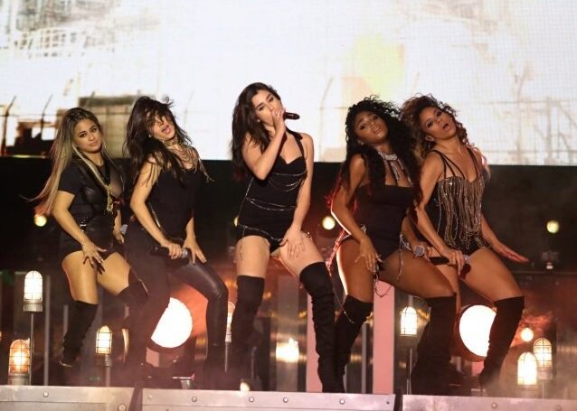 LoloedaCamz's tweet photo. #VeranoMTV2016 Fifth Harmony https://t.co/YKFMkqfAuX