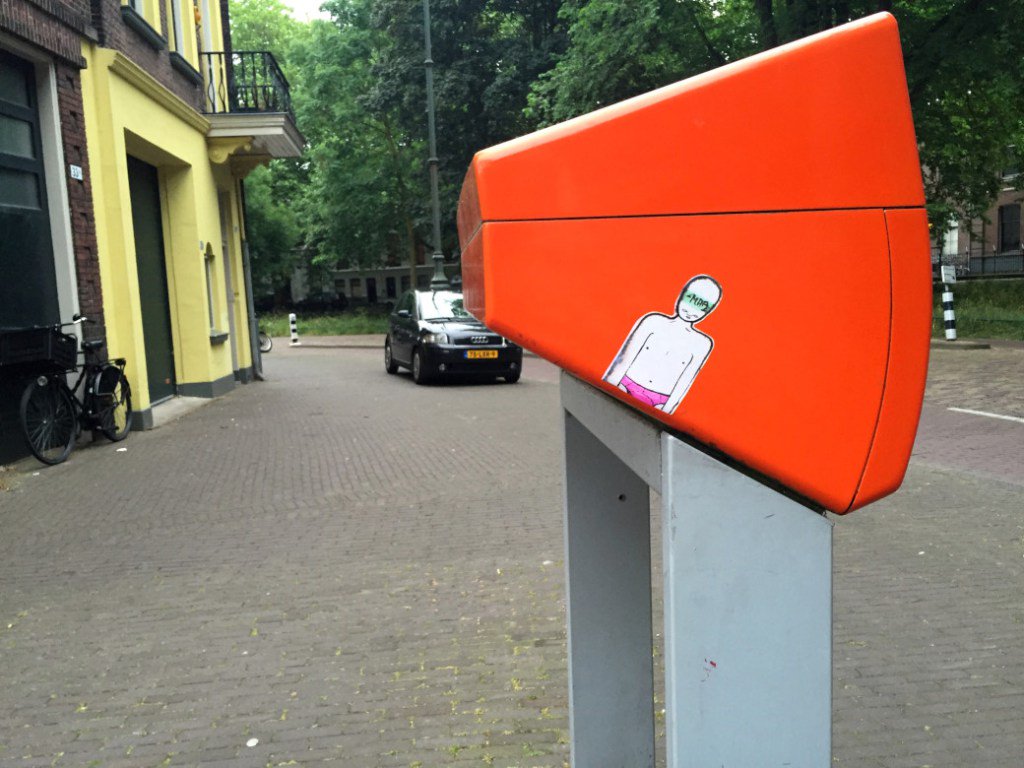 OogopUtrecht's tweet photo. Brievenbusjongen #Utrecht #Streetart #Post https://t.co/dnHYrHFjwO https://t.co/2FL38Ncrsl