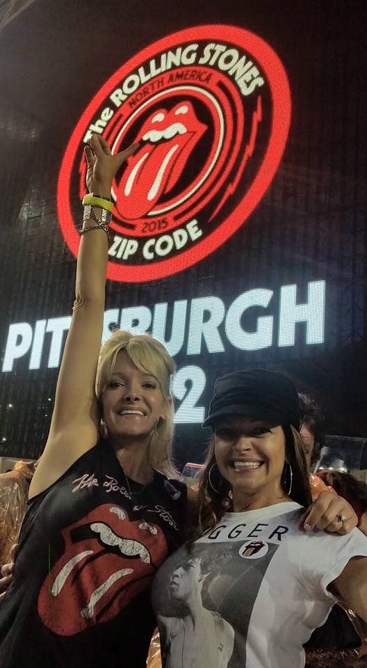 robynljt's tweet photo. One year anniversary of #Stonespittsburgh #zipcodetour @RollingStones best day ever with my sister! https://t.co/8qwhv9Qk5G