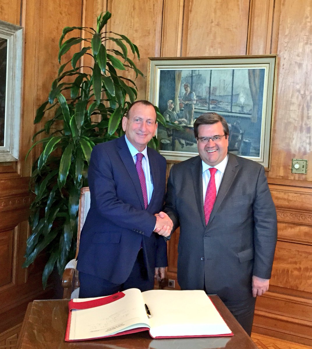 HowardLiebman's tweet photo. Maire @DenisCoderre reçoit @MayorOfTelAviv et annonce Mission économique en Israël &amp; Cisjordanie @chambremontreal https://t.co/gih8y9abtZ