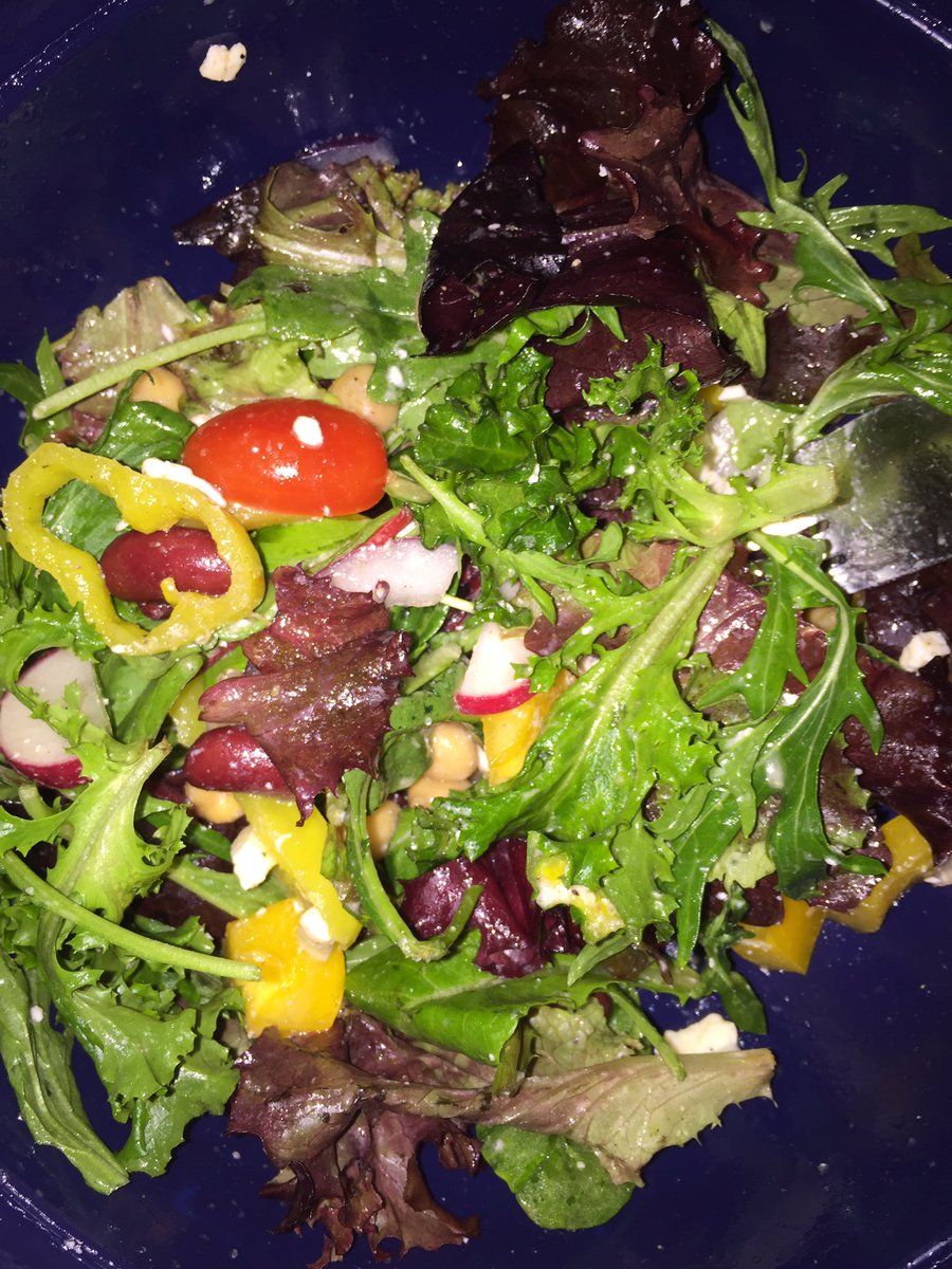 AllyssaRobinson's tweet photo. Loving the @lustrelux salad recipe!! #cookingwithkaty ๐๐๐๐ https://t.co/o8lUBYYro5