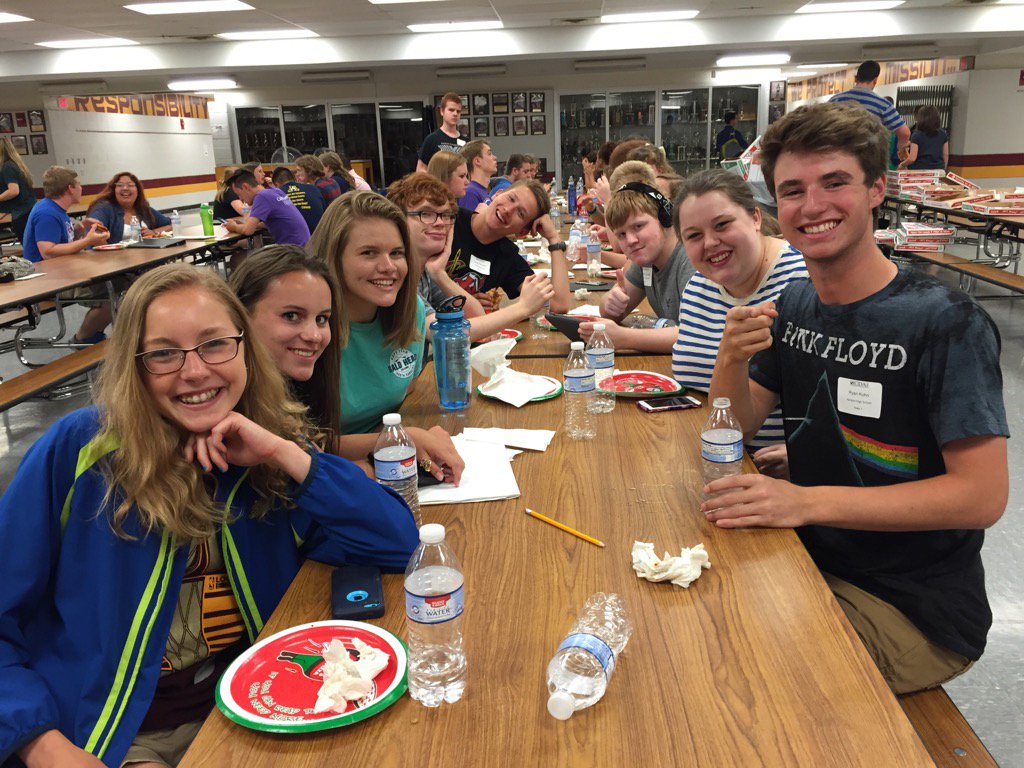 JulieGreencd's tweet photo. Dinner's finished! Time to get ready for the concert! #OCDA2016 @KenstonSchools https://t.co/J0p8ckmxO2