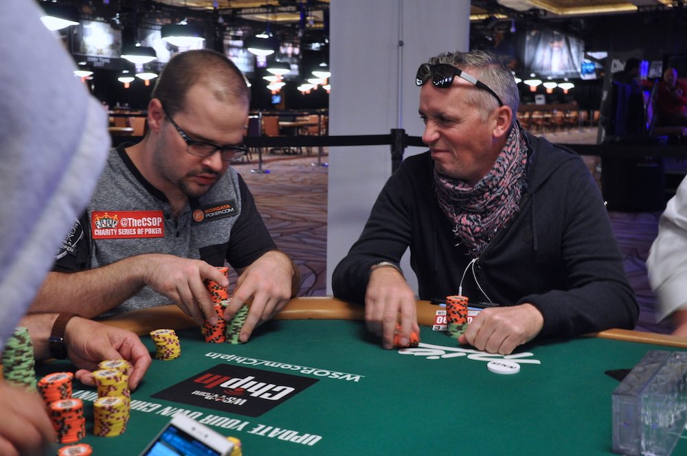 . <a href="/JeanMontury/">Jean Montury</a> est en demie ! A la recherche de sa 2e table finale #WSOP de l'été... ow.ly/4NQK301svTP