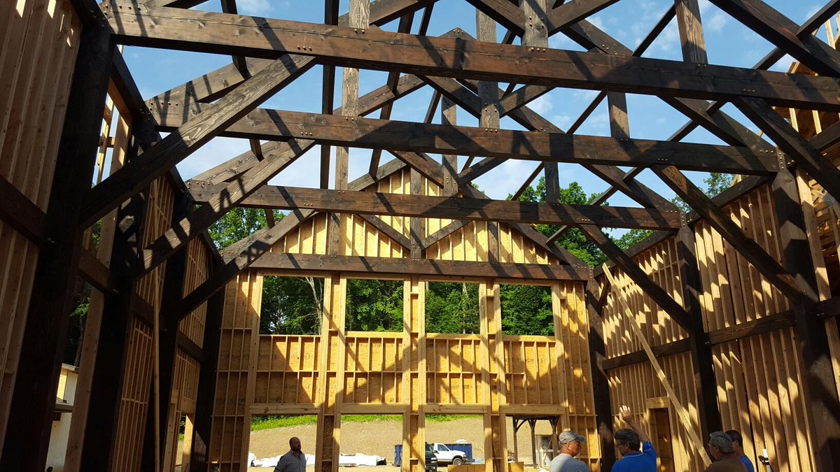 Panelwrights's tweet photo. Finished SIP install on another gorgeous #timberframe by @DreamingCreek #SIPsandTimberframes #perfectmarriage https://t.co/XxiLvpnjne