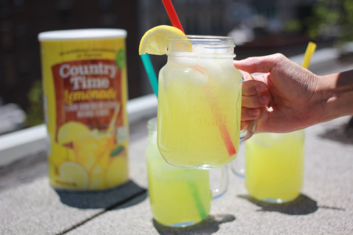 BoxedWholesale's tweet photo. Cheers! Happy #firstdayofsummer! https://t.co/GBLYqQfmrN #lifeatboxed w/ @CountryTime https://t.co/W4CqCghyLp