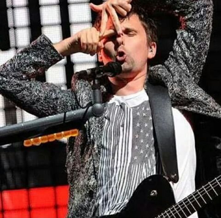 museists's tweet image. OMG GUYS I JUST FOUND THIS OUT HOLY FUCK😱😱😱