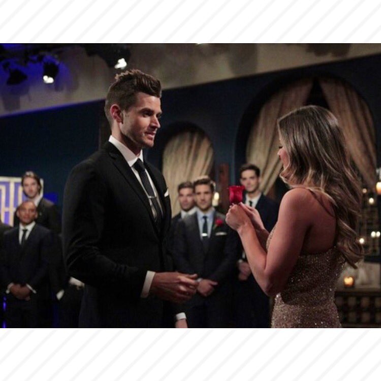 Luke Pell - Bachelorette 12 - *Sleuthing - Spoilers* - Page 68 ClbWem4UgAAJXcn