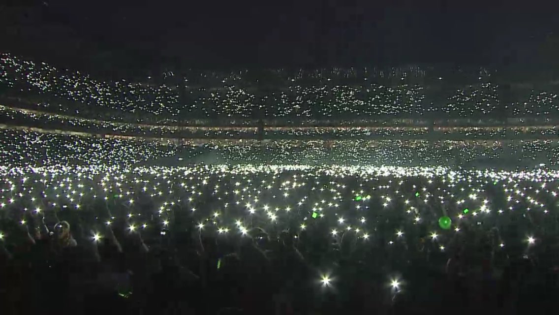 Catheri33297324's tweet photo. #1YearofCrokePark #CrokeParkWatchParty #TheScriptCroke #TheScriptFamily โ๐๐ฎ๐ชโ๐๐ฎ๐ชโ๐ Making a moment โค๏ธโค๏ธ https://t.co/vzJz1CFAzW