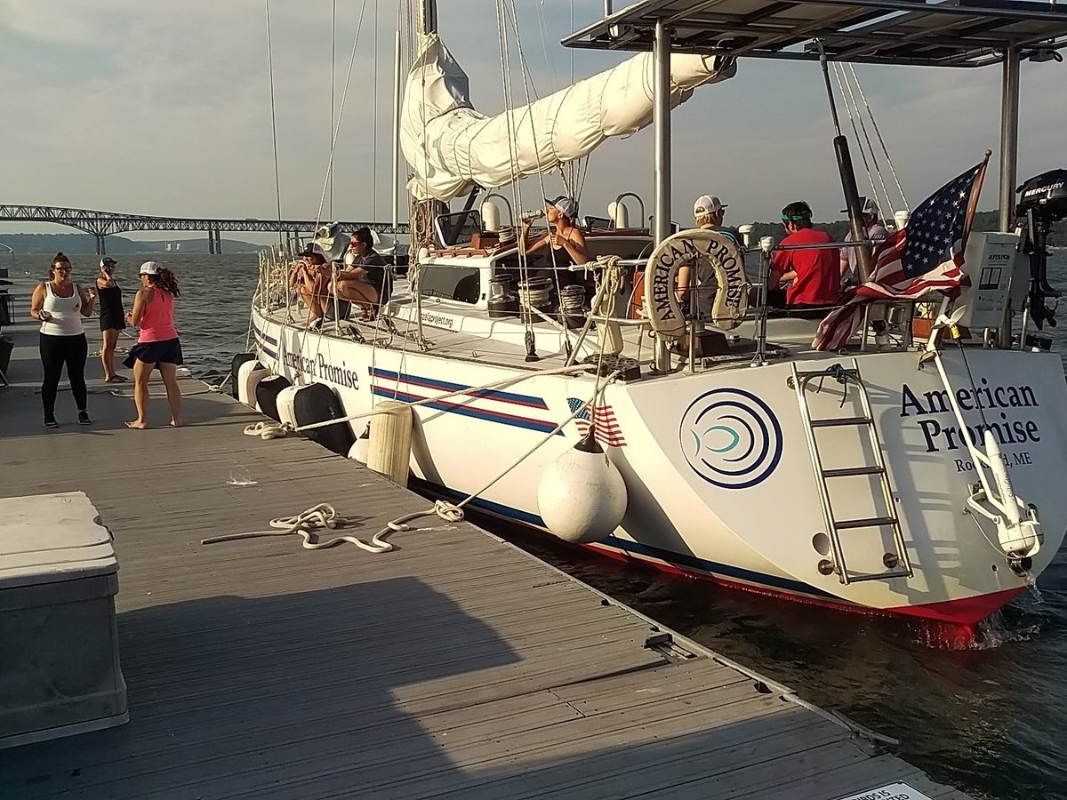 Team member <a href="/andywatts777/">a.watts</a> on #Americanpromise #Rosaliaproject . Finding #microplastic fibres in the Hudson River USA
