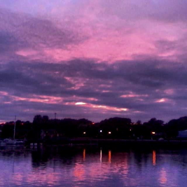 roxyrox1984's tweet photo. ❤️#preston #preston docks # photography.  # age 9 roman  # purple-sky # prestonbynight #photo #prestonblog https://t.co/t00Bsbw9Iv