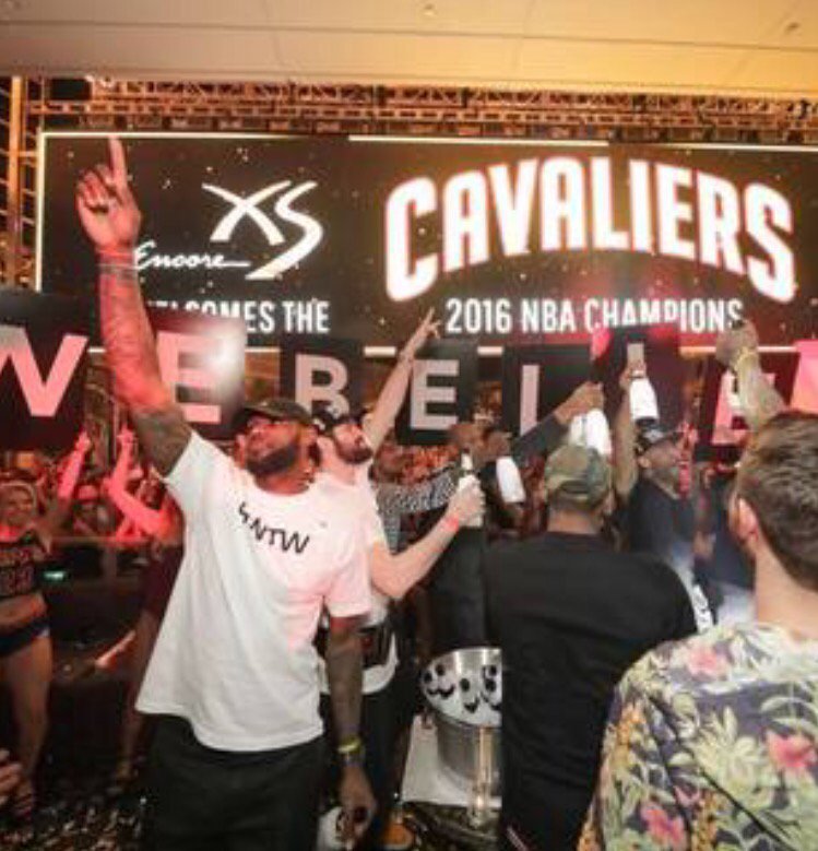 DenisePernula's tweet photo. .@KingJames and #Cleveland #Cavaliers land jet in #Vegas to celebrate 2016 #NBAChamps @XSlasvegas @EncoreLasVegas https://t.co/vgJwjg1yz7