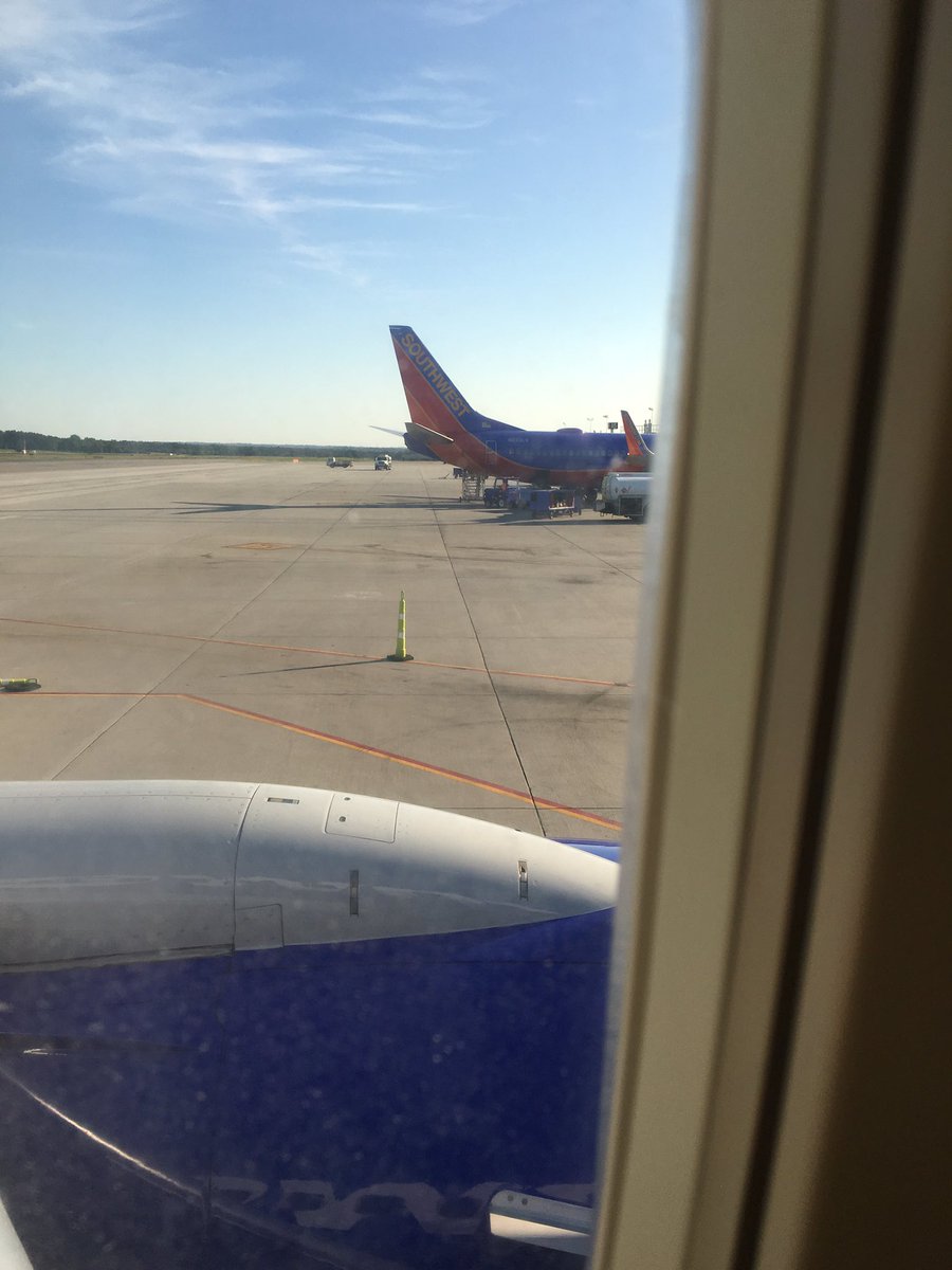 DougSoles's tweet photo. Window seat... #proflyer https://t.co/8iMtVxknOb