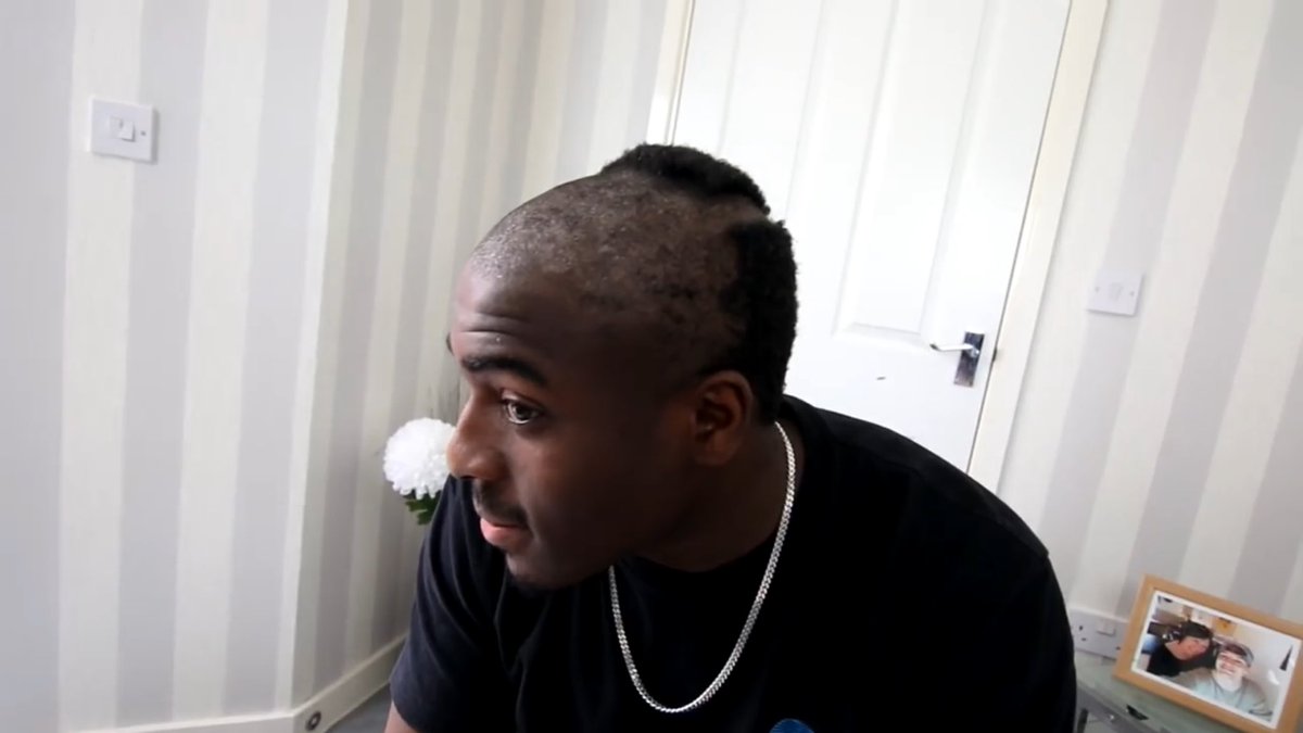 Pedros_tacos's tweet image. new barber: what do you want?
Romell: give me a bald fade 
new barber: I got you #tgfbro