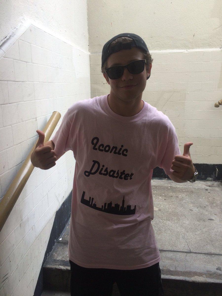 Iconic_Disaster's tweet image. New shirts available!!👕👕🌈🌃