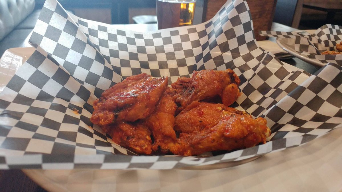 Wing night tonight! Only 0.40 each! #wingnight #airdrie #calgary #evanston