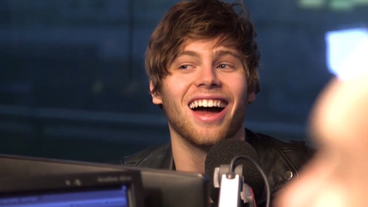 WW5SOSinfo's tweet photo. RT for this beautiful human ✨
#VeranoMTV2016 5 Seconds of Summer https://t.co/2L7x7IL304