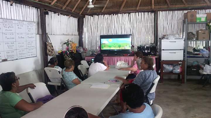 PCTulum's tweet photo. Impartimos taller #PlanFamiliarDePC a los adultos mayores del @DIFTulum #PrevenirEsVivir @DavidBalam @EvaPootDeBalam https://t.co/CUapzE62ay
