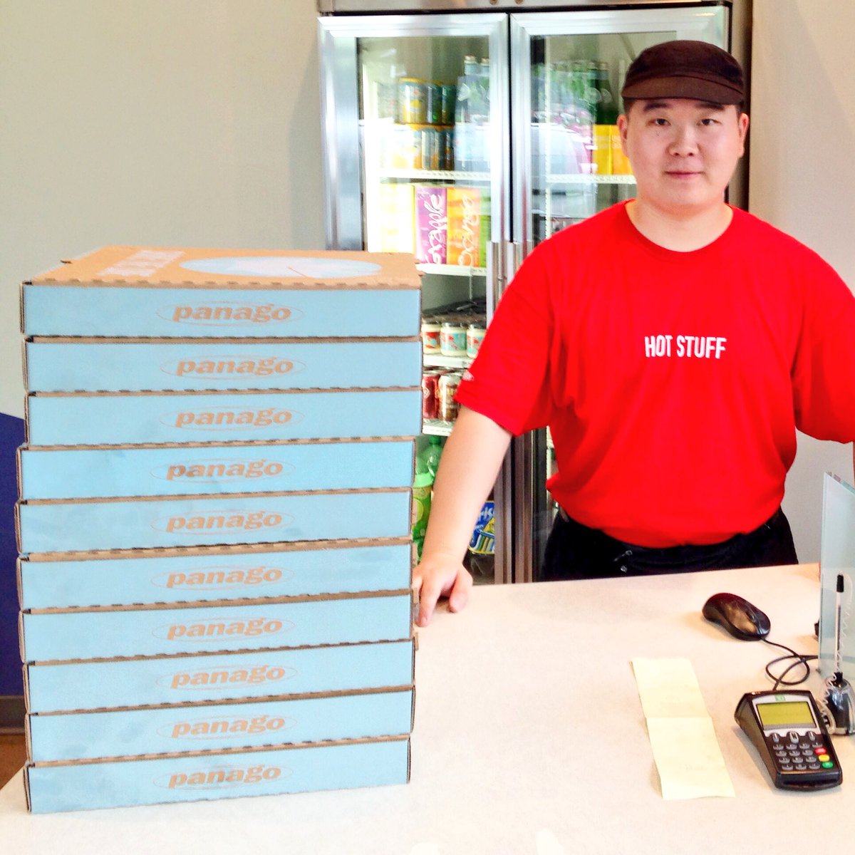 RubensShoes's tweet image. Big shout out to @Panago_Pizza for donating 10 large pizzas for the volunteers at our warehouse!! #hotstuff #panago