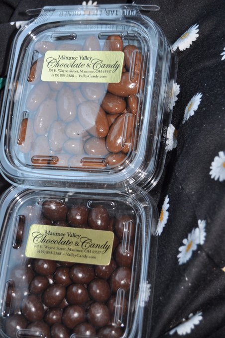 Thank you my friend for the yummy chocolates https://t.co/Gv8ZYecnhS