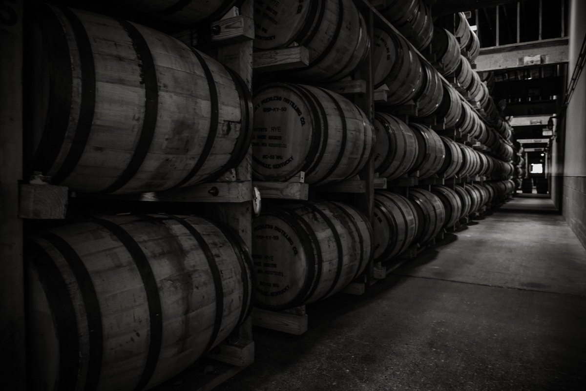 kypeerless's tweet photo. Fine bourbon can never be rushed.
#PatienceBuildsCharacter #KentuckyBourbon #GrainToBottle https://t.co/VgjBG8SbFK