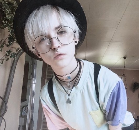 ohimalexbtw's tweet photo. Alphabet Boy 🔡💕🌿 https://t.co/bI4ia2ctrd