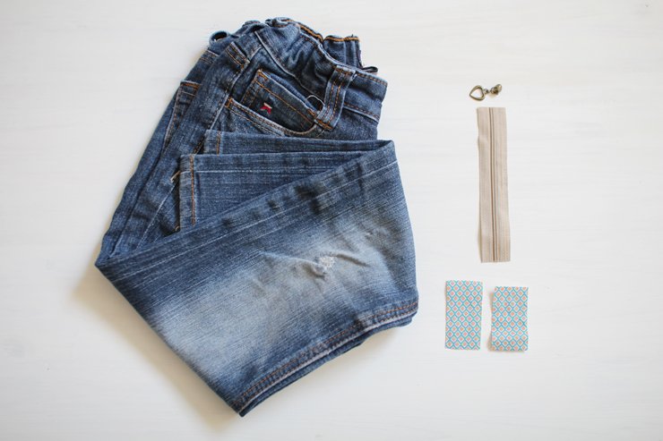 HomeSewnOregon's tweet photo. Make an easy denim triangle pouch. DIY tutorial in pictures. https://t.co/EwZrUplg5o: https://t.co/EwZrUplg5o https://t.co/paEuhSKmP2