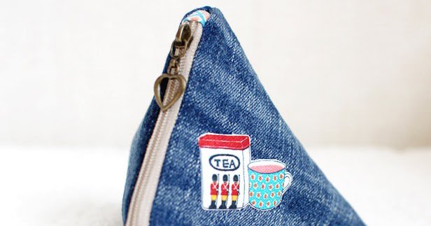 HomeSewnOregon's tweet photo. Make an easy denim triangle pouch. DIY tutorial in pictures. https://t.co/EwZrUplg5o: https://t.co/EwZrUplg5o https://t.co/paEuhSKmP2