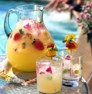 ColoradoOver50's tweet photo. This pineapple cooler is so delicious on a hot summer day! #pineapplecooler #summer
https://t.co/fqsNQ7ekMn https://t.co/IZW6ao8fkd