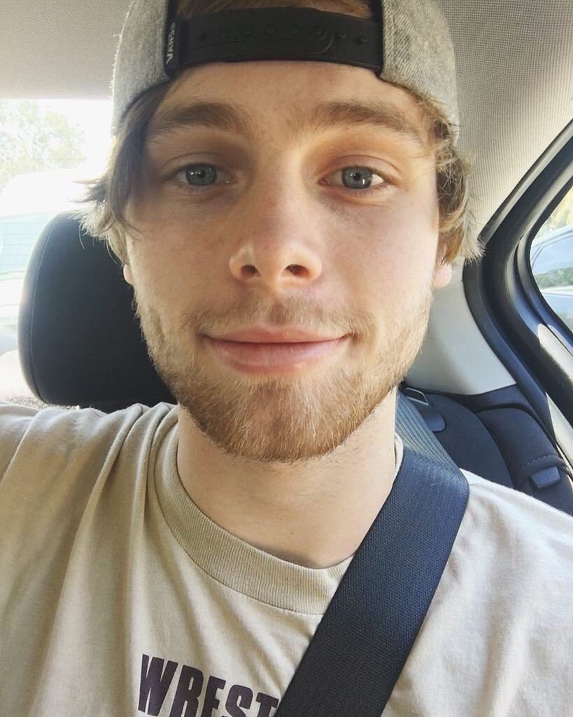 WW5SOSinfo's tweet photo. Caption this https://t.co/yolxMSbjdl