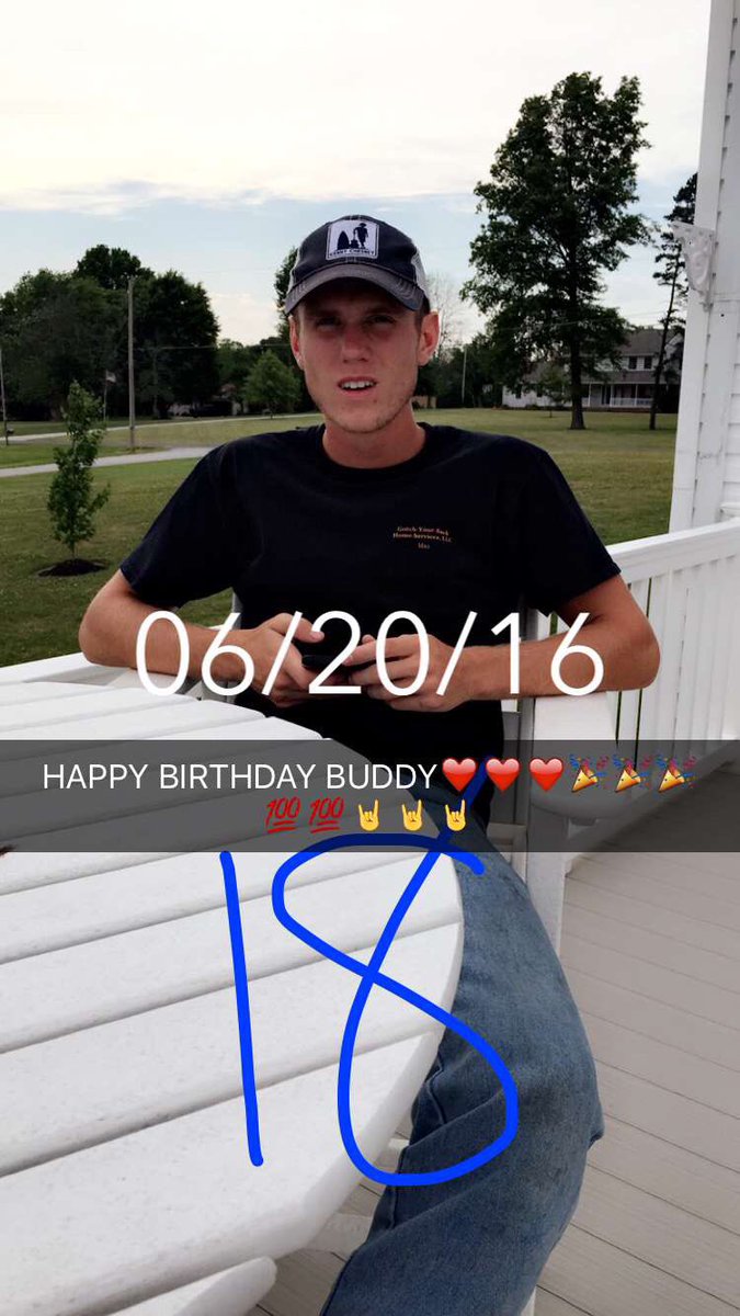 grace_back18's tweet image. Happy birthday @maxmback44 ❤️🎉 I hope you had the best day ever cause you deserve it!💯🤘❤️