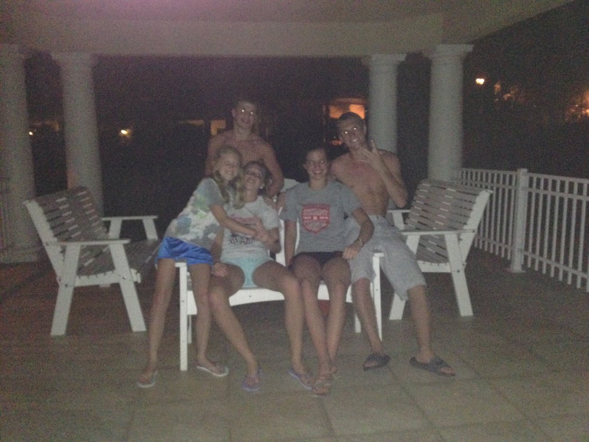 grace_back18's tweet image. Happy birthday @maxmback44 ❤️🎉 I hope you had the best day ever cause you deserve it!💯🤘❤️