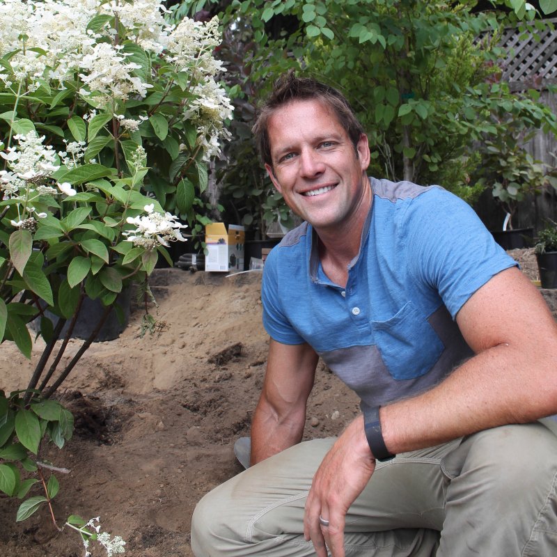 DIYNetwork's tweet photo. Start your week with a #doublecrash: #YardCrashers @ChrisLambton13 & #HouseCrashers @joshtempletv starts 10|9c. https://t.co/oX1AHiJU7Q