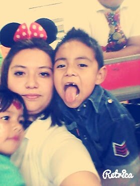 absadaymolina's tweet photo. Con ustedes así siempre. #losamo #sonmivida #ustedesmialma #mirazondeser https://t.co/xxLzXaki70