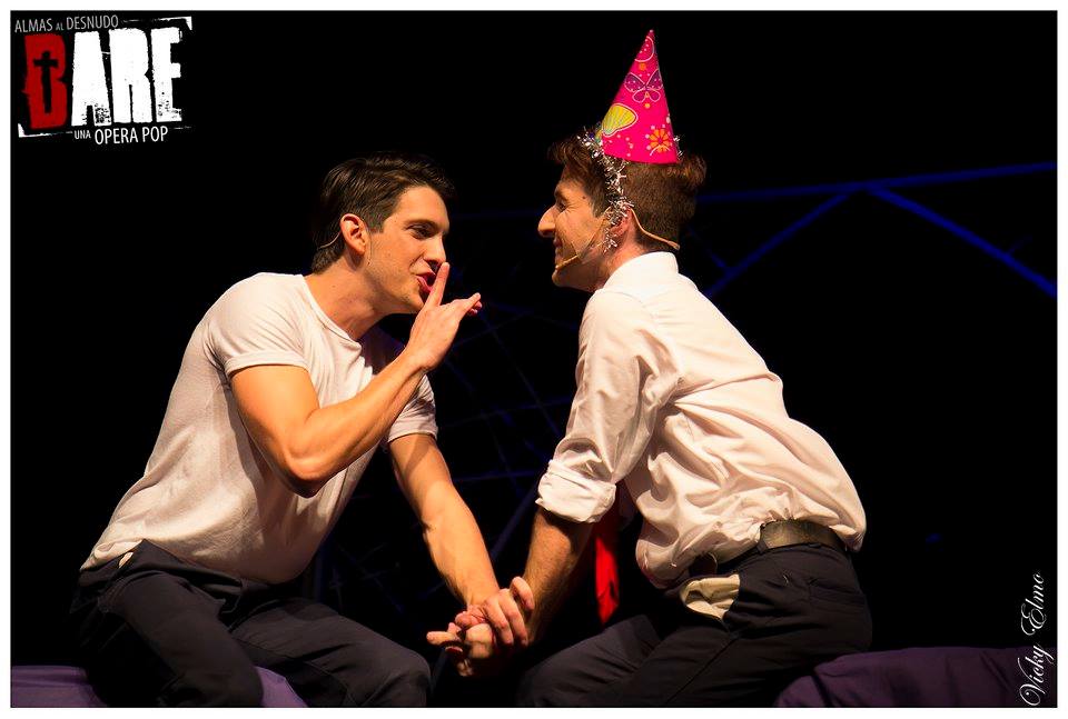 Crítica “BARE” por Mónica Berman musicalesbaires.com.ar/critica-bare-p… … <a href="/BAREOperaPop/">Bare Una Opera Pop</a> @amonicab @Elviejolungo <a href="/Velazquez_Pedro/">PEDRO VELÁZQUEZ</a>