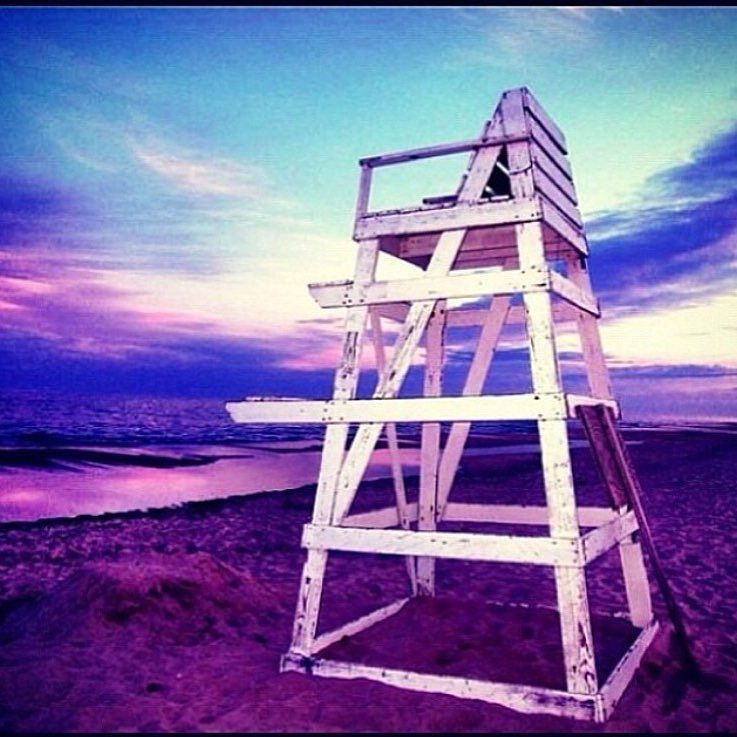 DrCindyBressler's tweet photo. Let the summer begin #FavoritePlace #Lifeguardchair #Summer2016 #Hamptons #sunset #beach #colors https://t.co/cElwhRi8Lr