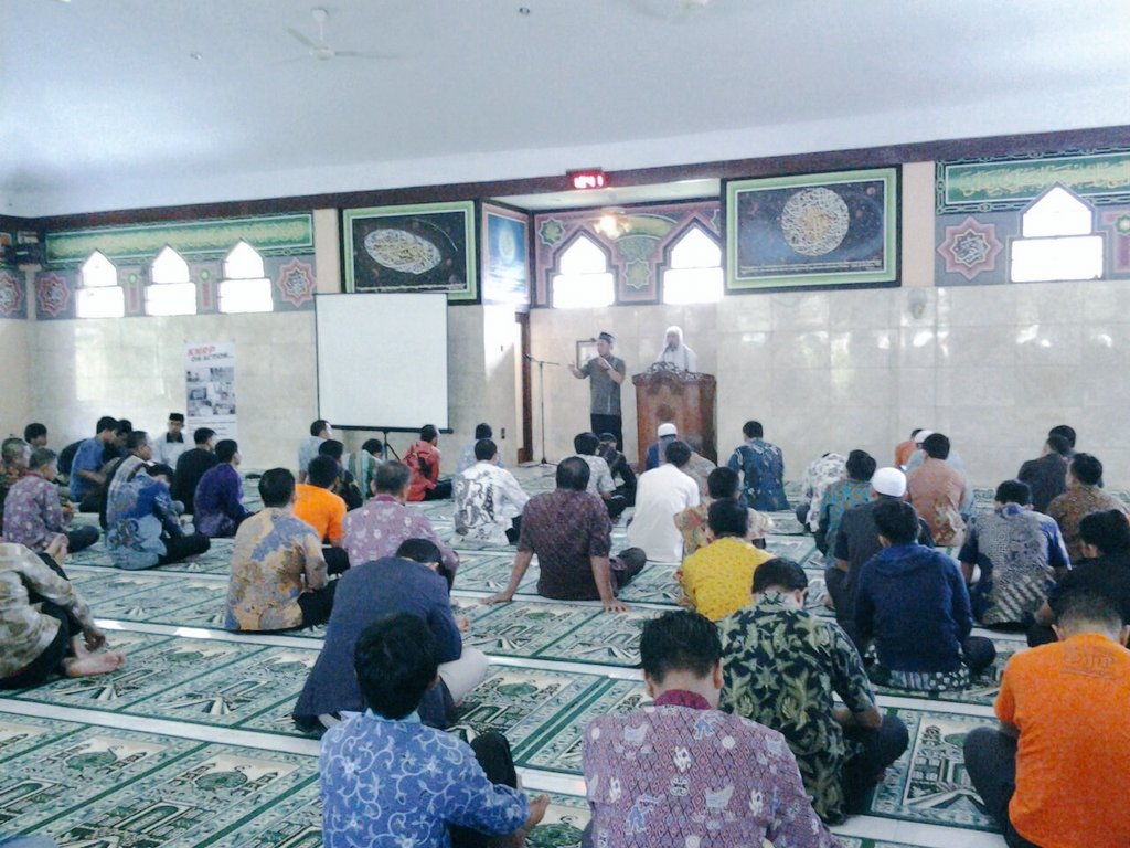 Sdg b'langsung kajian kePalestinaan di Mesjid Gedung Keuangan Negara b'sama Syaikh Barjas Daoud #SR1437H <a href="/InfoKNRP/">KNRP INDONESIA</a>