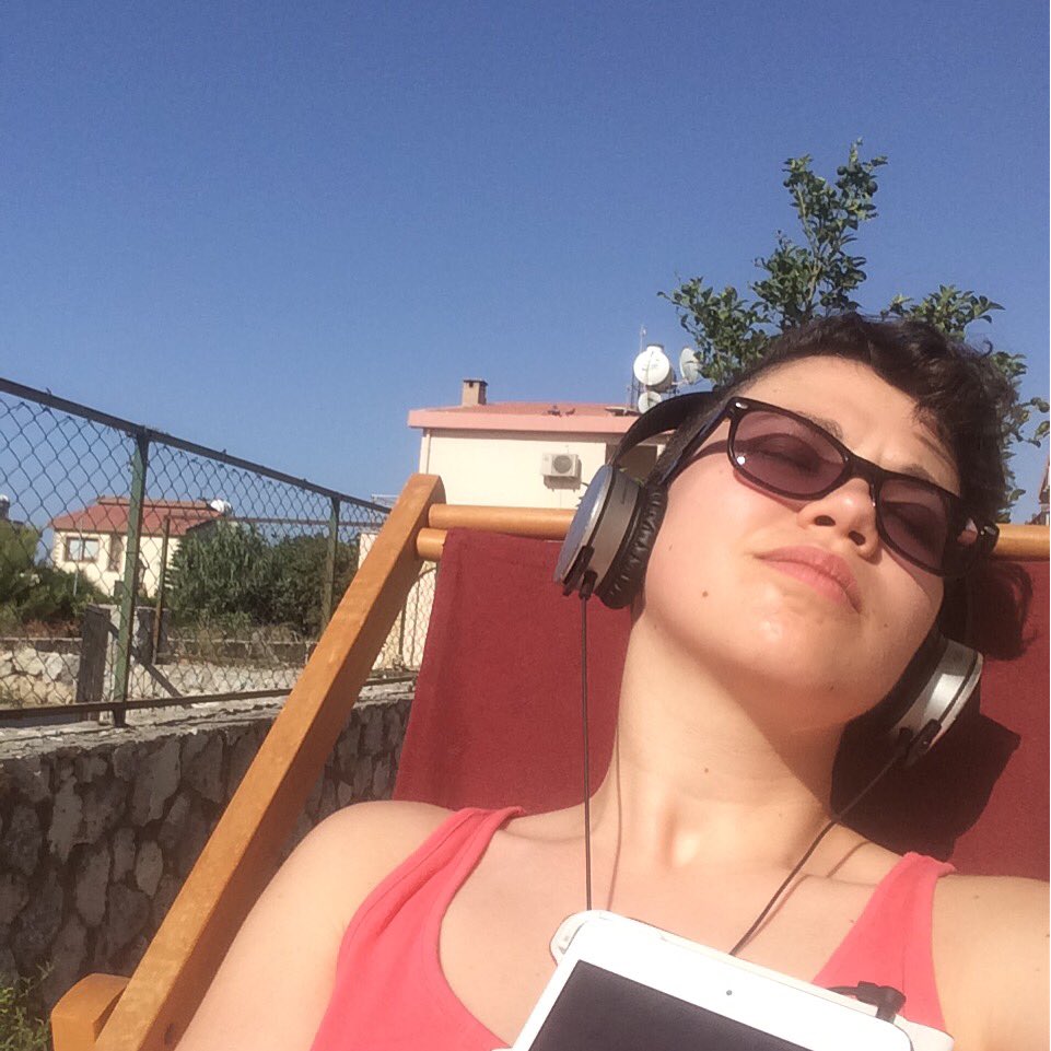 I could happily work like this every Tuesday morning #30degreesandwhat #summerholiday #workingholiday #garageband