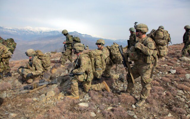 tommyrapp7's tweet photo. Assigned to the 25th Infantry Division, Schofield Brks Hawaii. Kicking ass since 41' #junglewarfare #tropiclightning https://t.co/wbaPZFDr8k