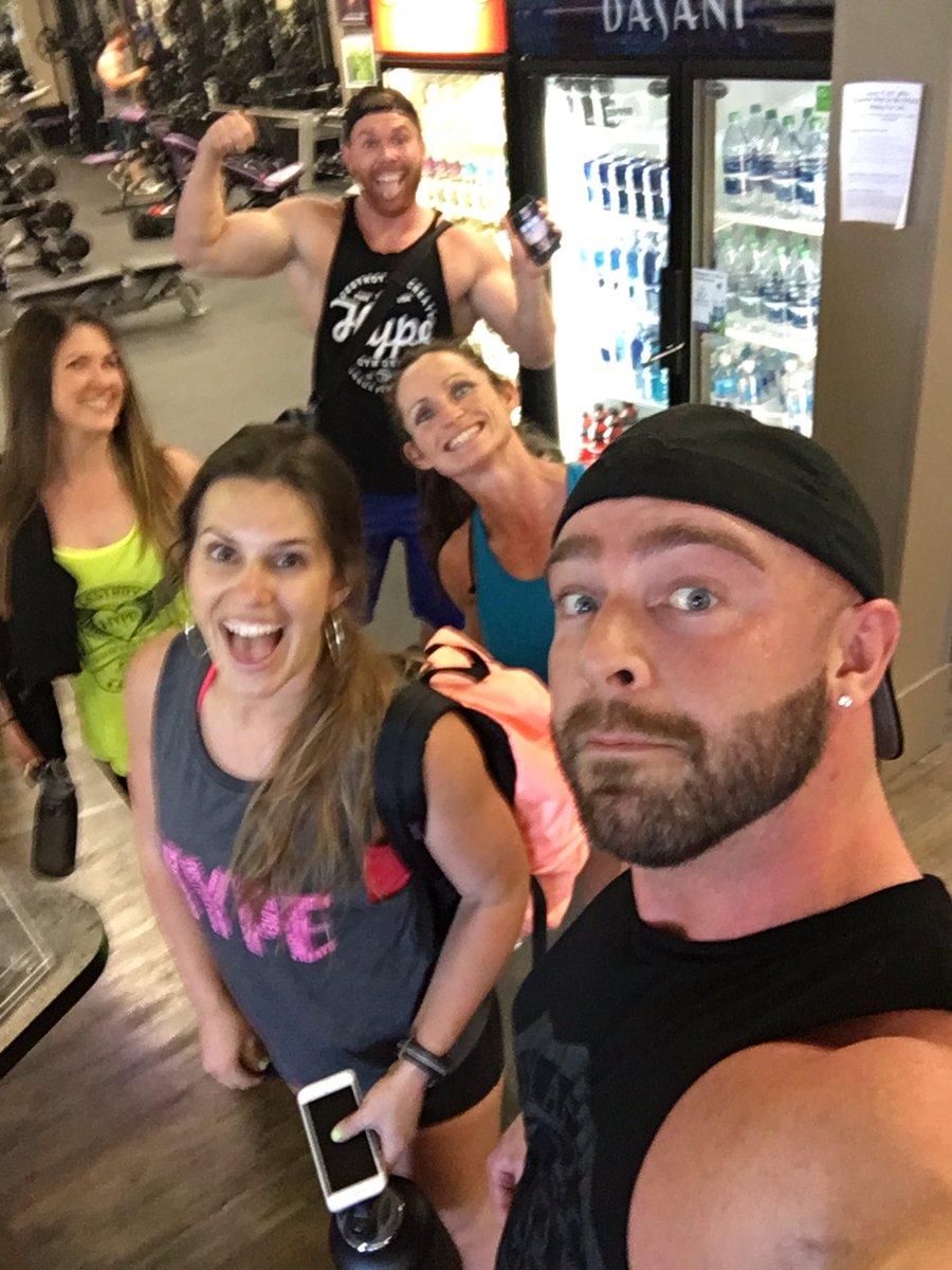 HYPEgymgear's tweet photo. Hype crew day at the office. #DestroyAndCreate #PursuePerfection https://t.co/fCkYx4FMXg