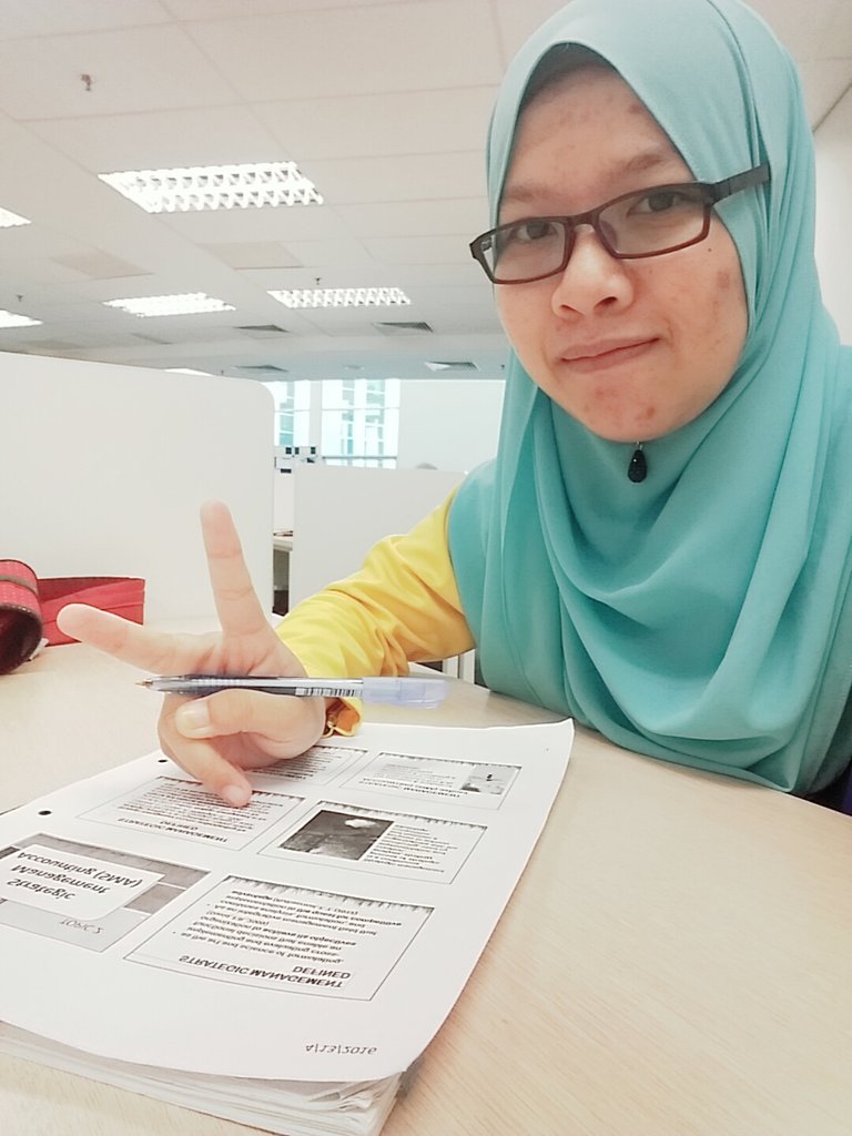 wanafnasu's tweet image. Abaikan muka yg dah mcm hape. Tgh menternak eyebag ni. #Day2 #Examon #lifeoff #spiritup 😁
