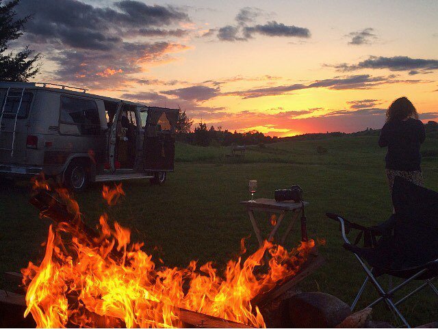 roseannethevan's tweet photo. meanwhile on the prairie

#homeonwheels #homeiswhereyouparkit #vanlife #vanlifediaries #va… https://t.co/IuZfKjtzKW https://t.co/xkQ1FFktNv