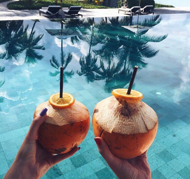 phoebe20_'s tweet photo. Summer Drinks ✌🏼️🍍🍹🌴☀️ https://t.co/trPpUZyHtE