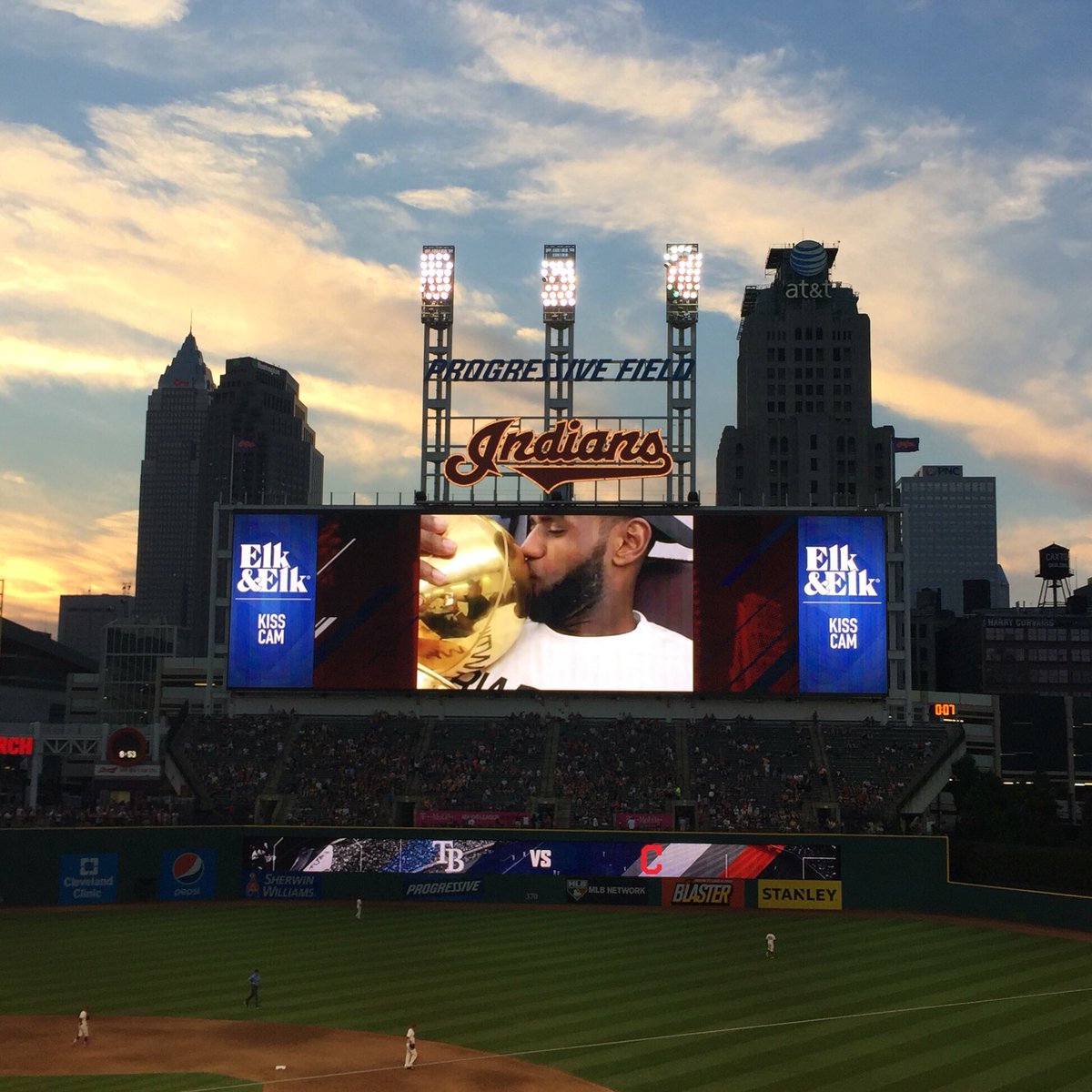 SBNation's tweet photo. The Indians put LeBron and the trophy on the Kiss Cam! (via @ThunderTreats): https://t.co/iKBhUPrAsW https://t.co/knOTzbGqiE