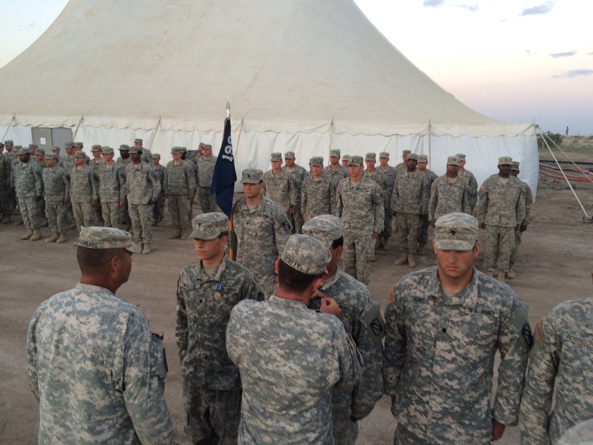 2_198AR's tweet photo. Soldiers presented Army Commendation Medal for MiBT performance. @155ABCT https://t.co/QvgEabrFzb