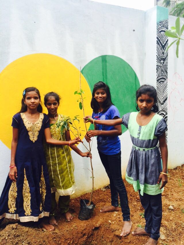 ShareChildhood's tweet photo. Tree Plantation drive on #FathersDay with #Treeism at #StateHome https://t.co/qF56auZuqh